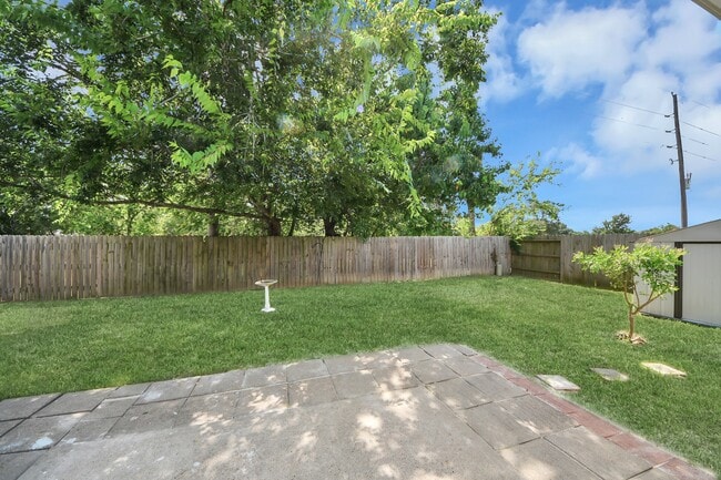 Building Photo - 5114 Santrey Dr