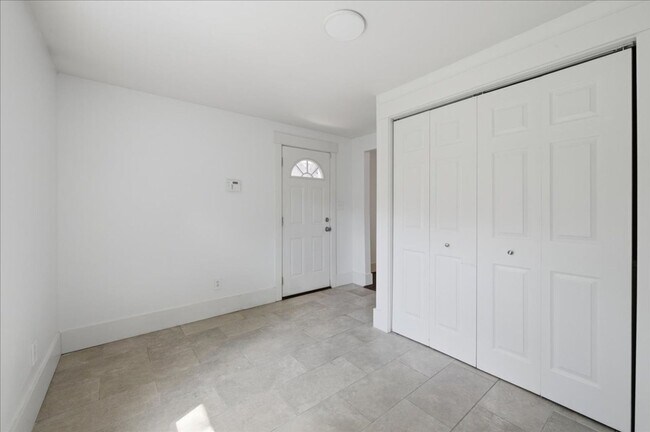 Building Photo - 1613 Nowland Ave