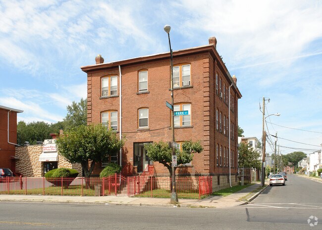 Building Photo - 1790-1810 Park St