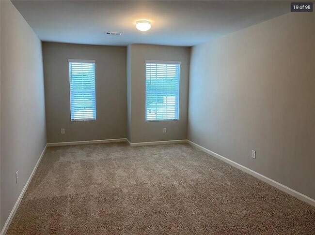 Building Photo - 6832 Lake Overlook Ln