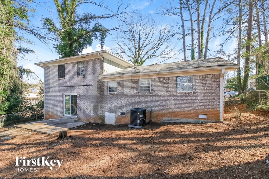 Building Photo - 2364 Tiffany Cir