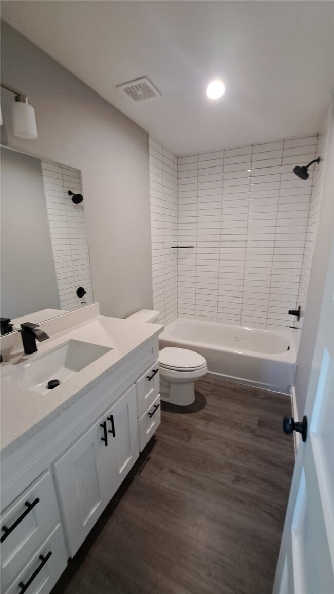 Building Photo - 9806 Fillmore St