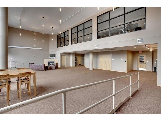 Building Photo - 401 N 2nd St