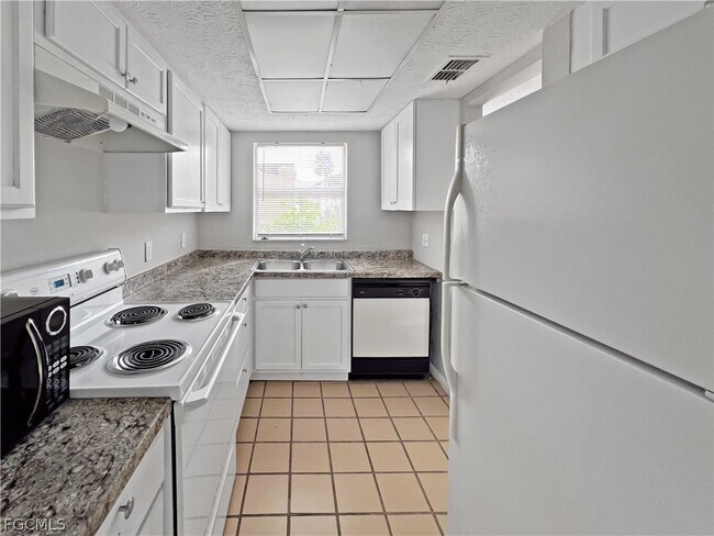 Building Photo - 1123 SW 48th Terrace