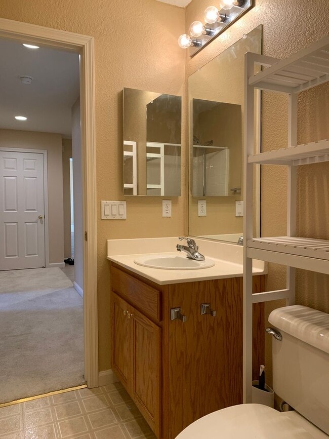 Building Photo - Paradise Valley Home!