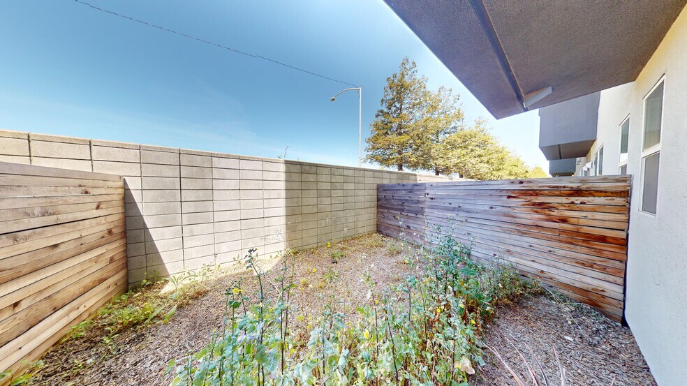 Building Photo - 1333 Pullman Way