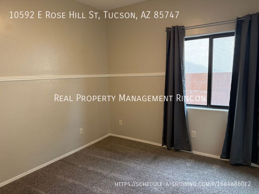 Building Photo - 10592 E Rose Hill St