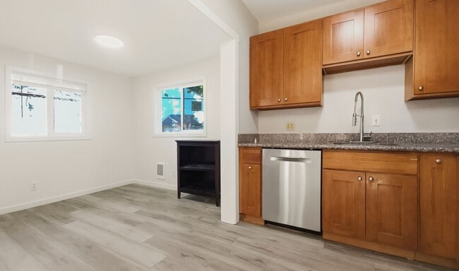 Building Photo - Bright Rambler in Quiet, Convenient Neighborhood