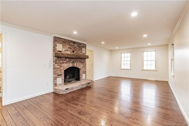 Building Photo - 1241 Halladay Ave W