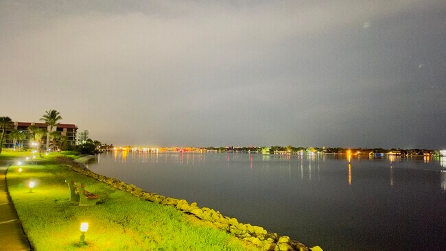 Building Photo - 107 Half Moon Cir