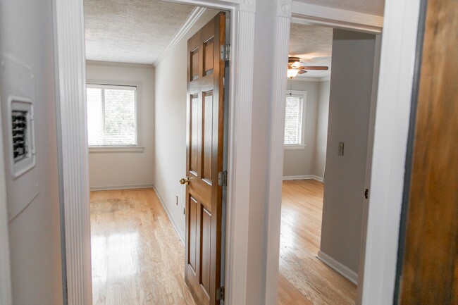 Building Photo - Welcome to Arborgate! Spacious Condo in He...