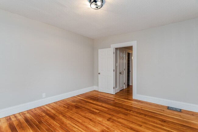 Building Photo - 108-110 Northampton Ave