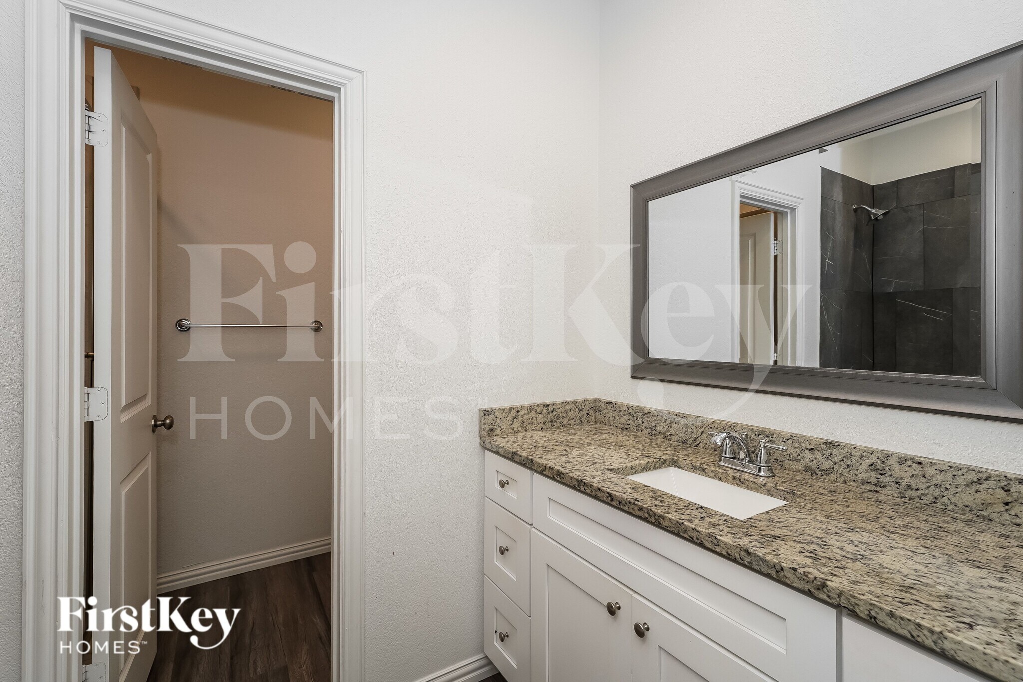 Building Photo - 7308 Parkside Pl Dr