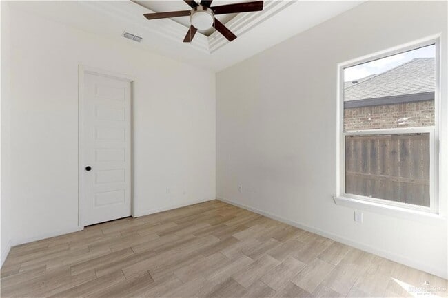 Building Photo - 607 Alameda St