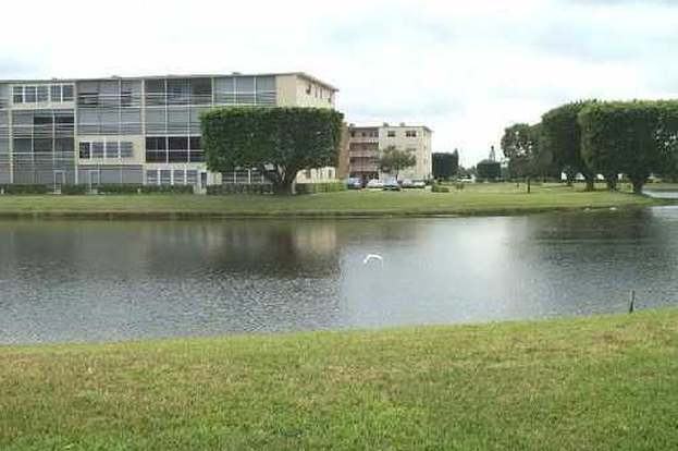 Building Photo - 4028 Newcastle B