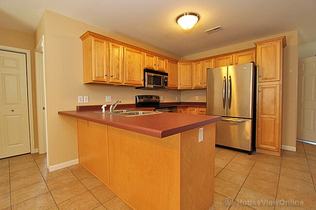 Building Photo - Travelers Way 2479/2481