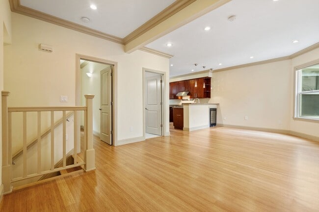Building Photo - Heart of Hayes Valley - Updated 3 Bed, 2 B...