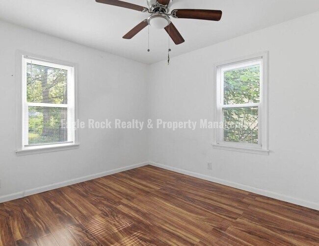Building Photo - 4341 N Iroquois Ave