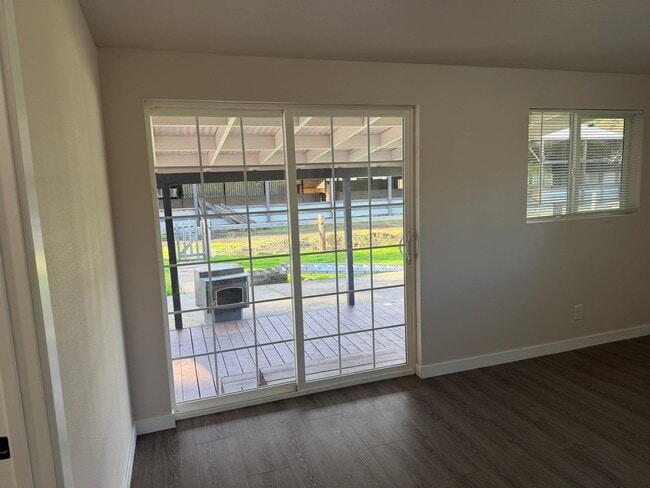 Building Photo - Updated 3 bedroom 2 bathroom house in Dexter!