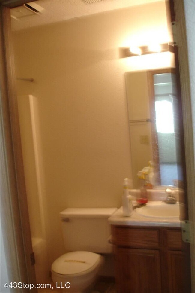 Building Photo - 4000 Imperial Ct