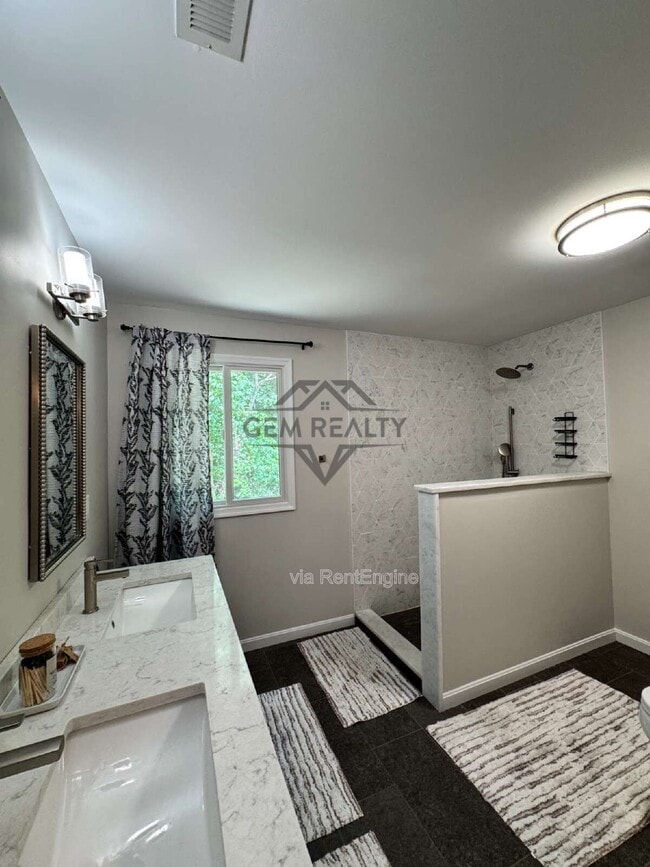 Building Photo - 21 Countryside Dr