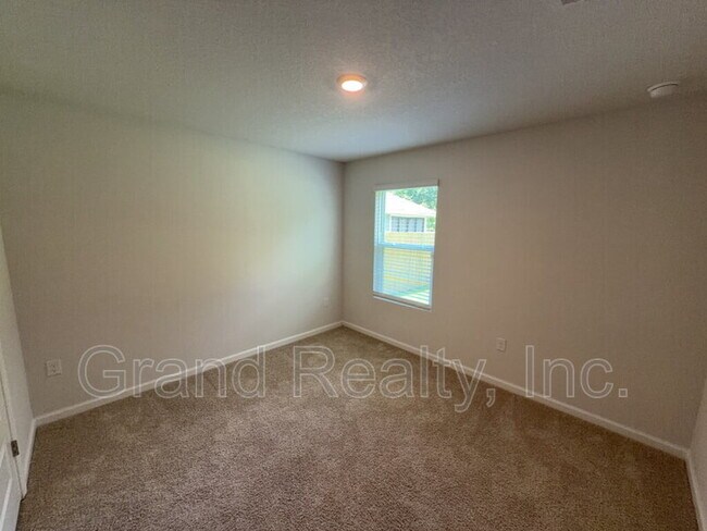 Building Photo - 5431 Peach Dr