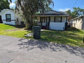 Building Photo - Beautiful 2 bedroom 1 bathroom Single Family House!