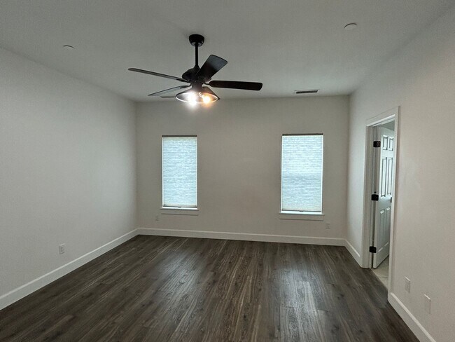 Building Photo - 6190 Forty Oaks Ln