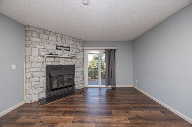 Building Photo - Discover Comfort and Style: Spacious 2-Bed...