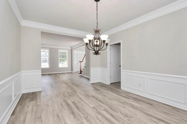 Building Photo - 2108 Oakcliffe Ct