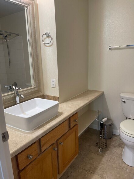 Building Photo - Adorable 2bd Condo in Federal Way