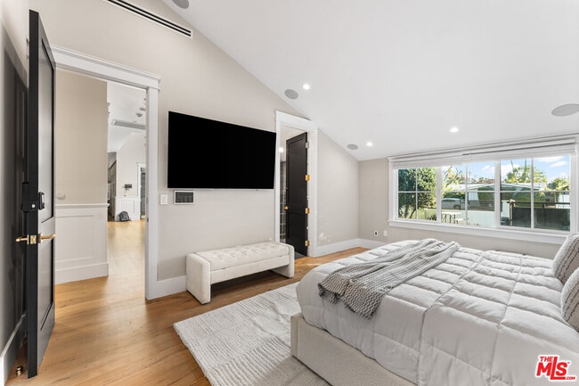 Building Photo - 13339 Margate St