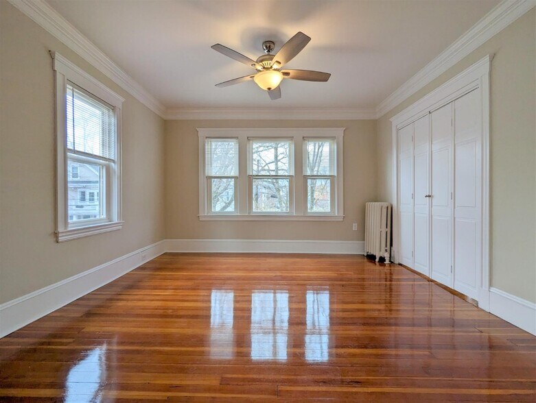 Building Photo - 35 Trowbridge St