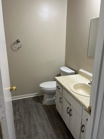 Building Photo - 1707A Cliff Ridge Ct