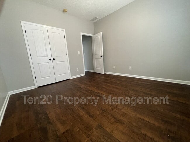 Building Photo - 28 White Pine Way