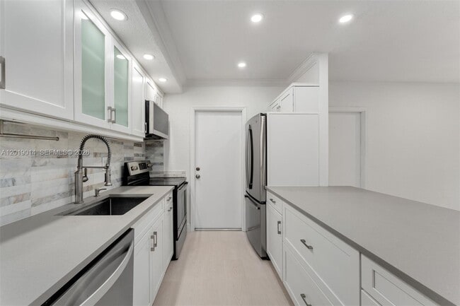 Building Photo - 7947 SW 104th St