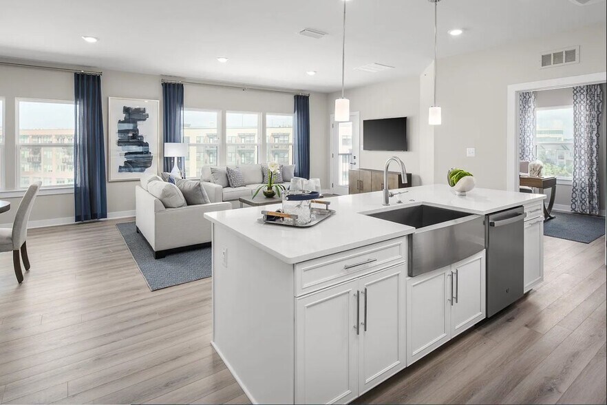 Primary Photo - 12880 Mosaic Pk Wy