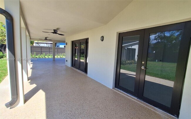 Building Photo - 216 Shadow Way