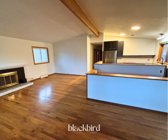 Building Photo - 6905 N Lincoln St