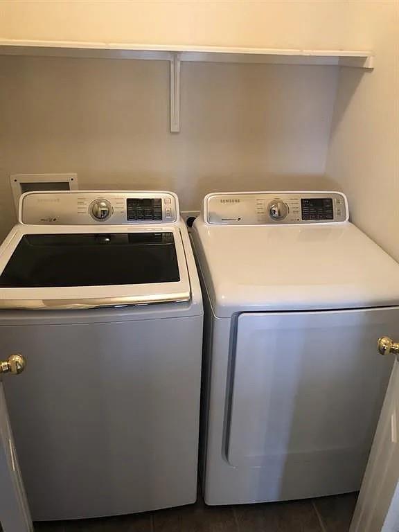 Building Photo - 1800 Briarton Ln N