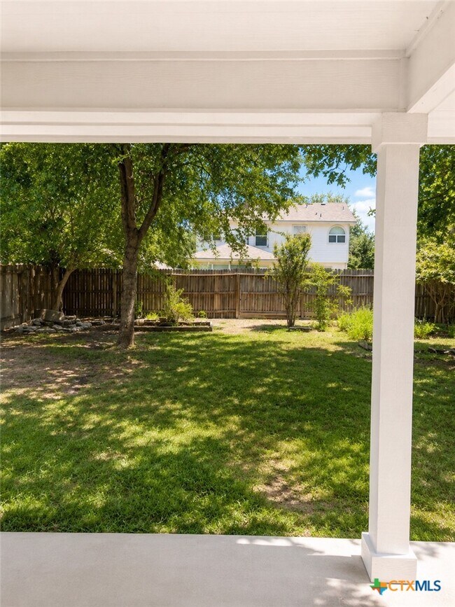 Building Photo - 215 San Saba