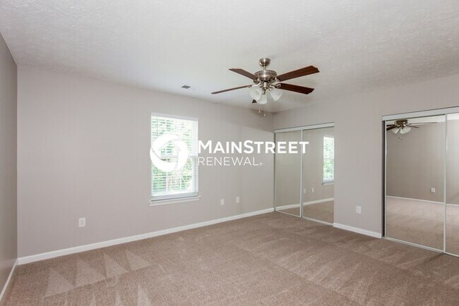 Building Photo - 4 Bedroom Pet-Friendly Home in Charlotte, NC with Main Street Renewal