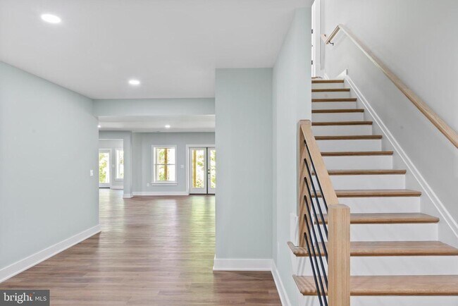 Building Photo - 11550 Henderson Rd
