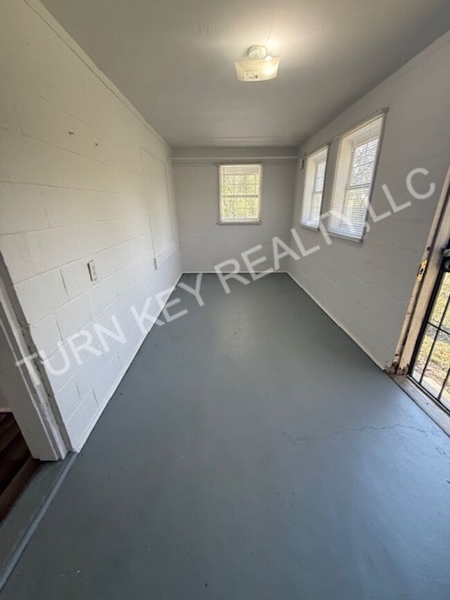 Building Photo - Home for rent in Forestdale **Accepts Section 8**