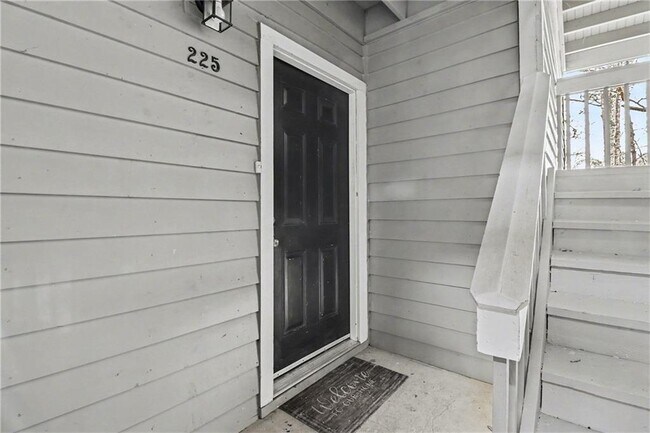 Building Photo - 225 Warm Springs Cir