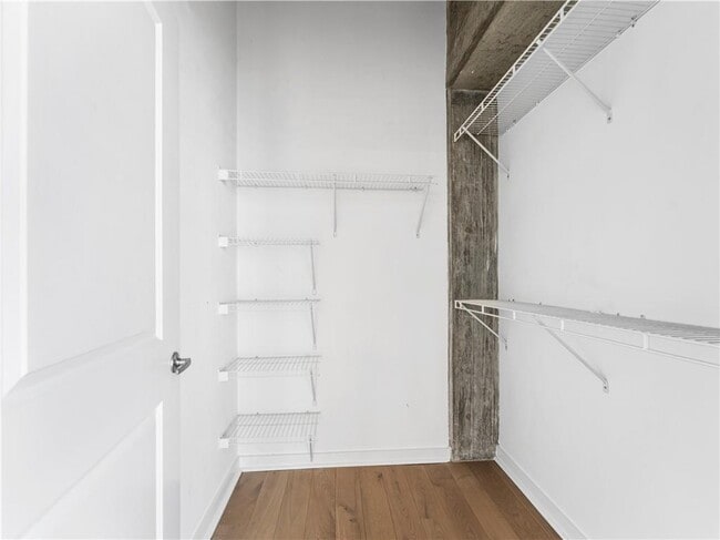 Building Photo - 943 Peachtree St NE