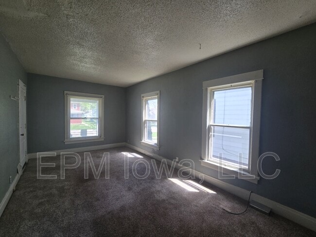 Building Photo - 408 Locust St