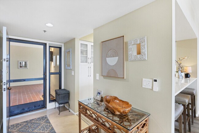 Building Photo - 1930 Harbourside Dr