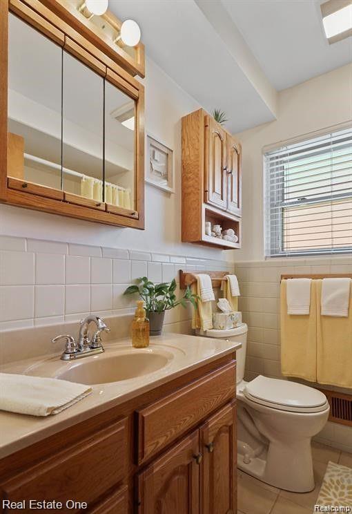 Building Photo - 6900 Crestwood St