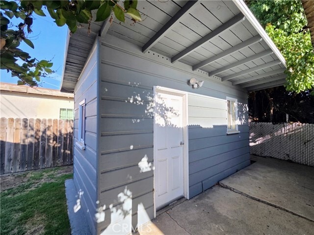 Building Photo - 5589 Lemon Ave